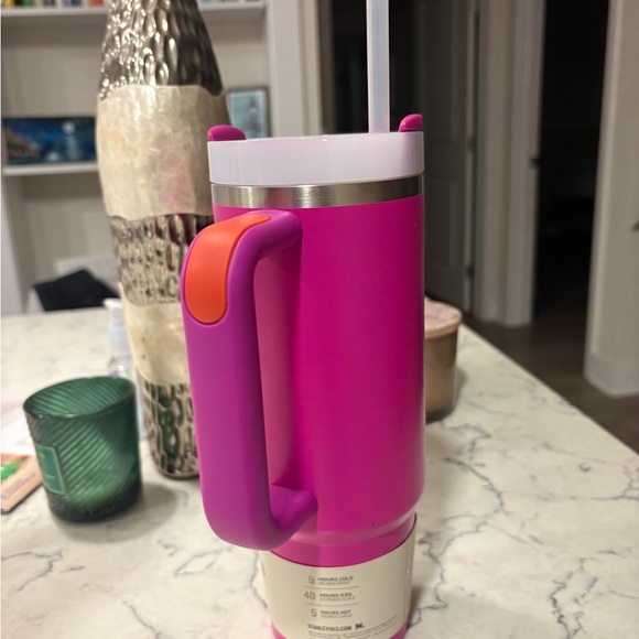 NWT Stanley Bright Pink Quencher Tumbler with Handle 🩷🧡 - Picture 3 of 6